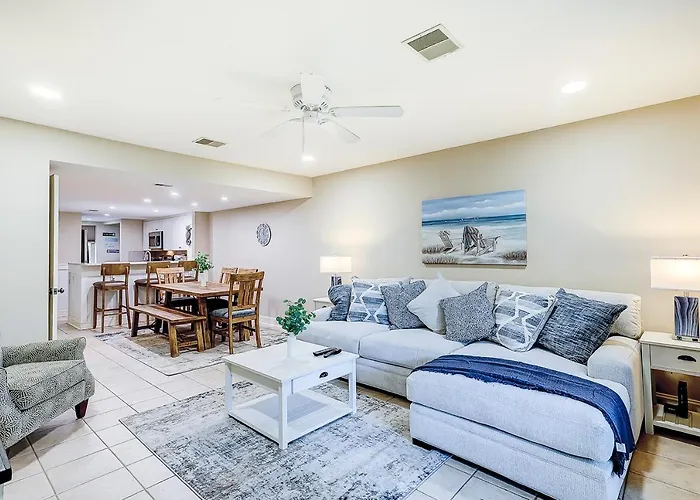 Surf Court Villas 5